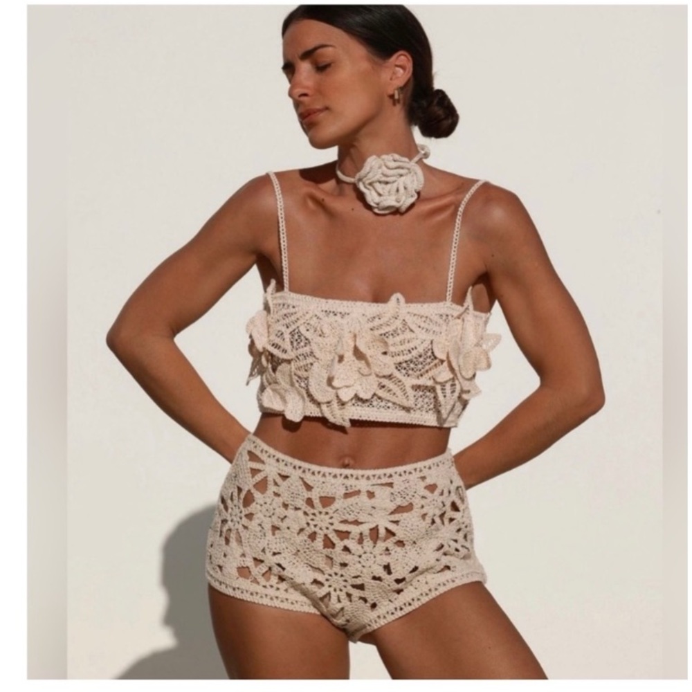 Zara Ecru Crochet Shorts - Picture 1 of 16